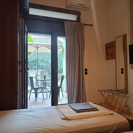 The Olive Tree نيوس مارماراس